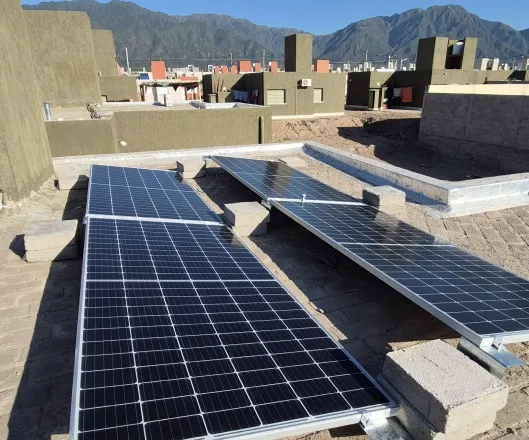 Vivienda riojana con paneles solares del programa Llama Solar